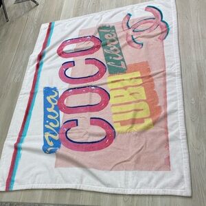 CHANEL OVERSIZED SQUARE TERRY BEACH BLANKET/TOWEL. 
BRAND NEW WITH TAGS. 🩷🩵❤️